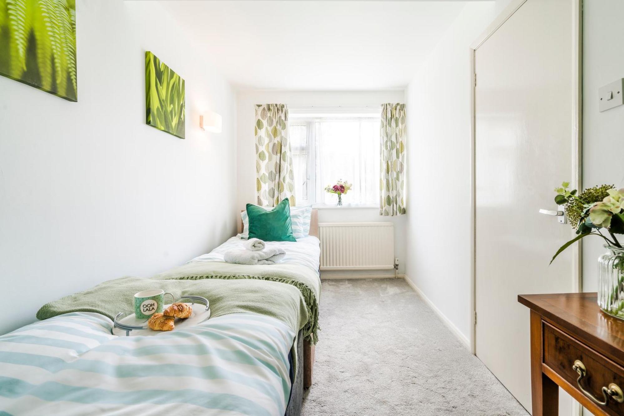 Leicester Oadby 4 Bed Home, 8 Guests, Park 5 Cars Buitenkant foto